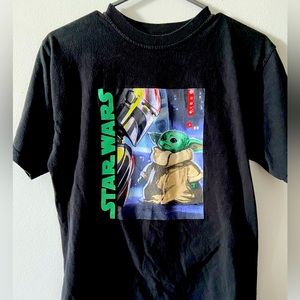 Used boys XL T shirt! Mandalorian with baby yoda!